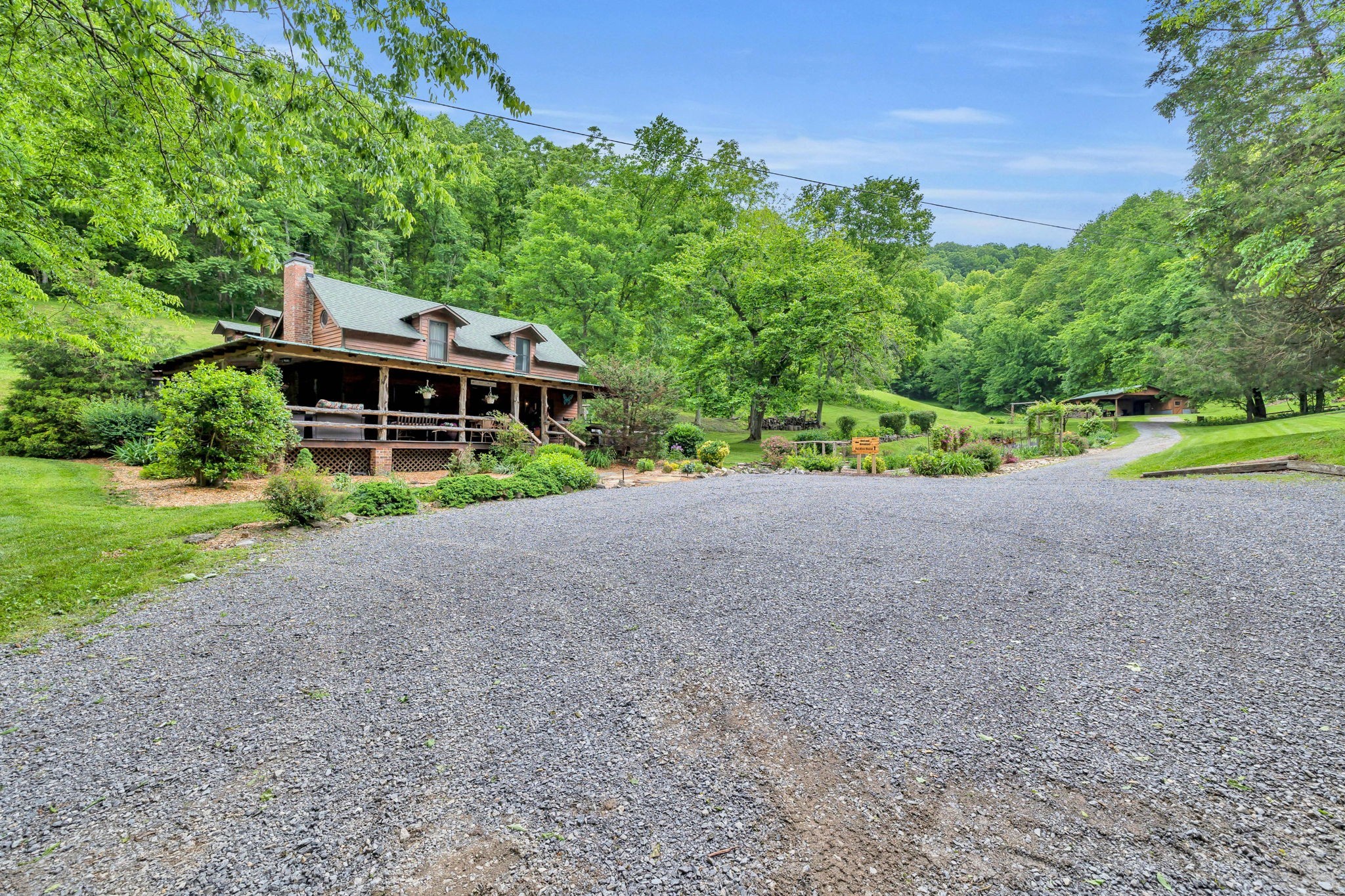 28 Bussell Lane Gordonsville TN 38563