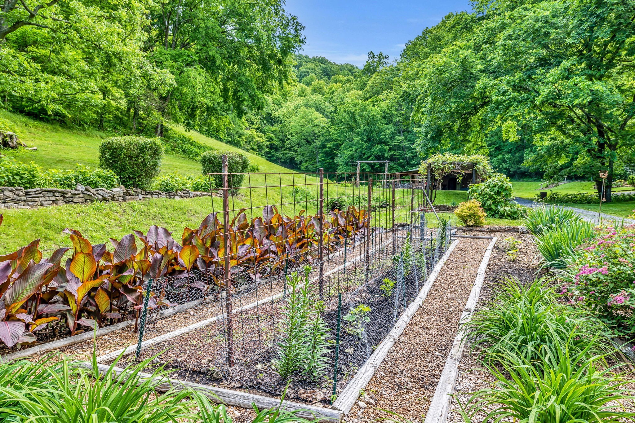 28 Bussell Lane Gordonsville TN 38563