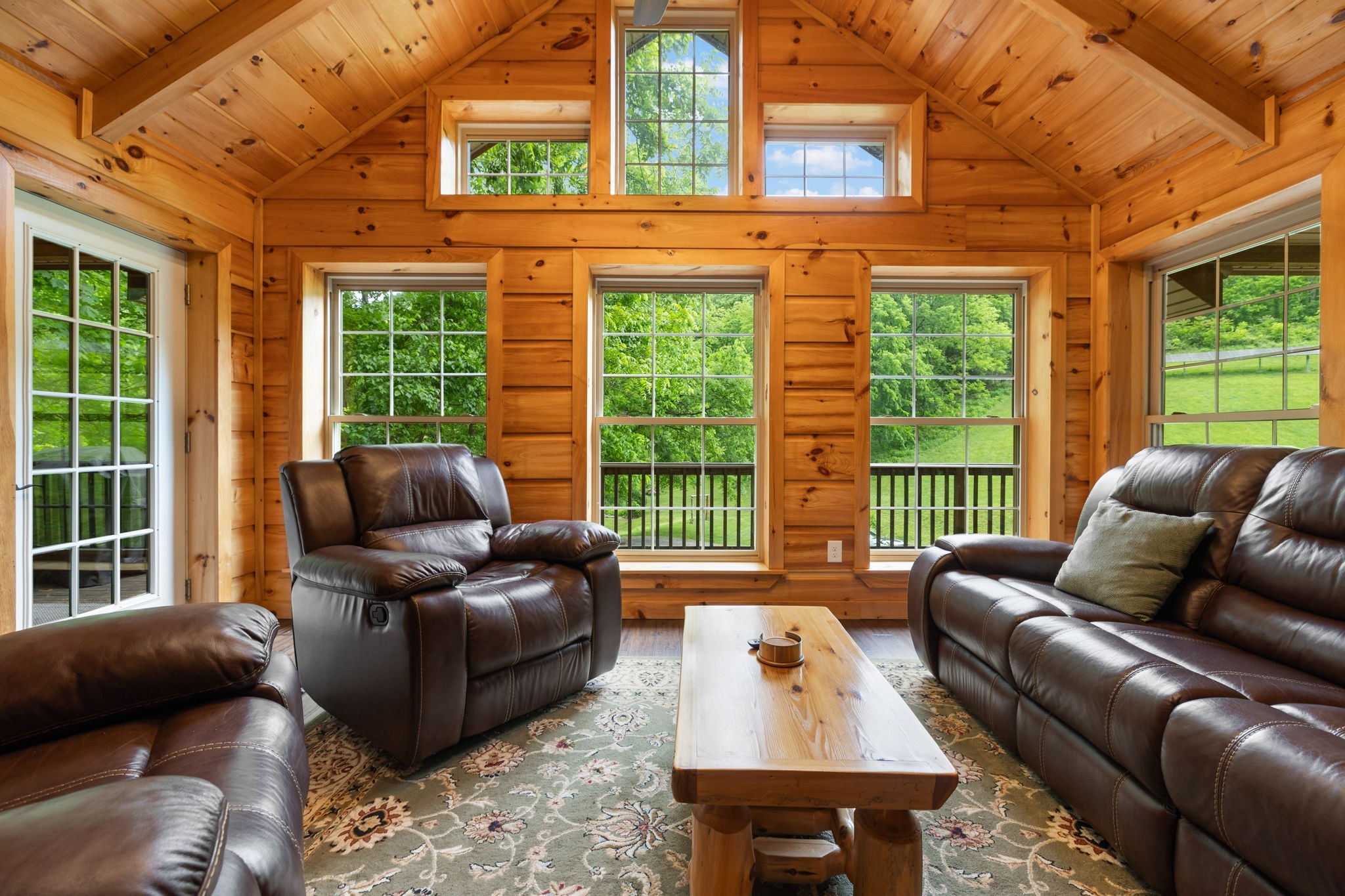 28 Bussell Lane Gordonsville TN 38563