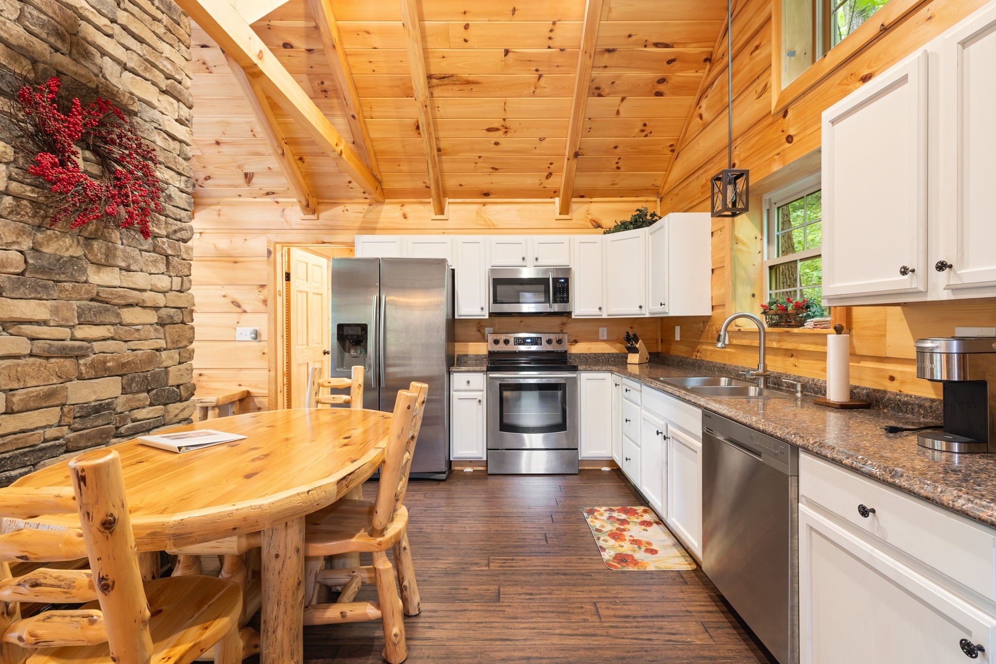 28 Bussell Lane Gordonsville TN 38563