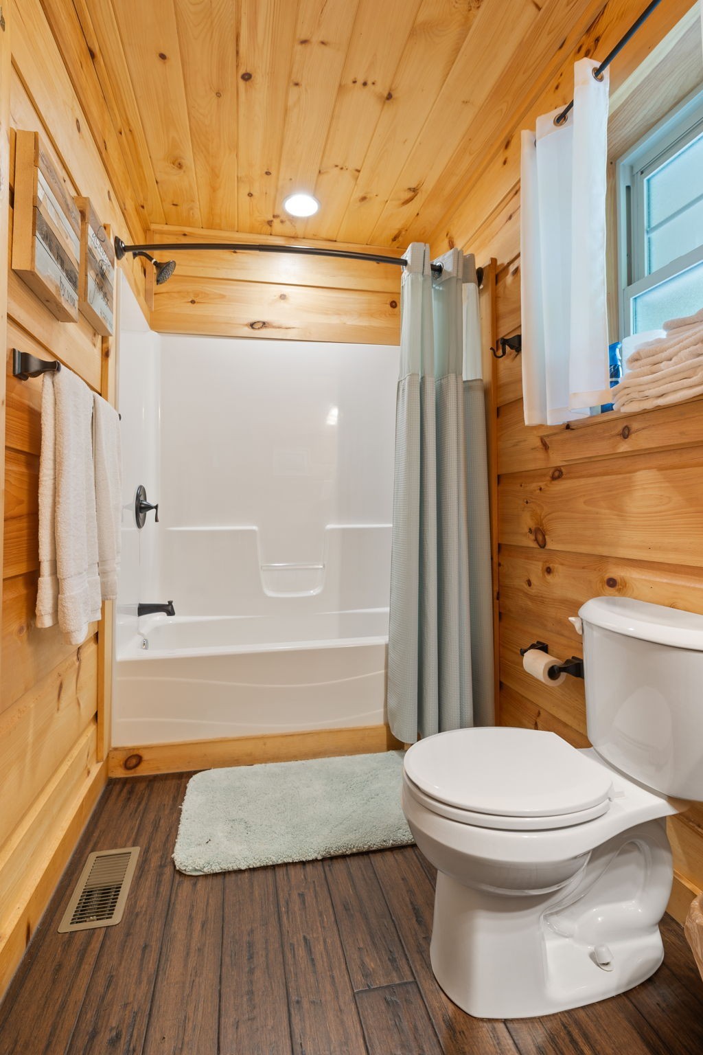 28 Bussell Lane Gordonsville TN 38563