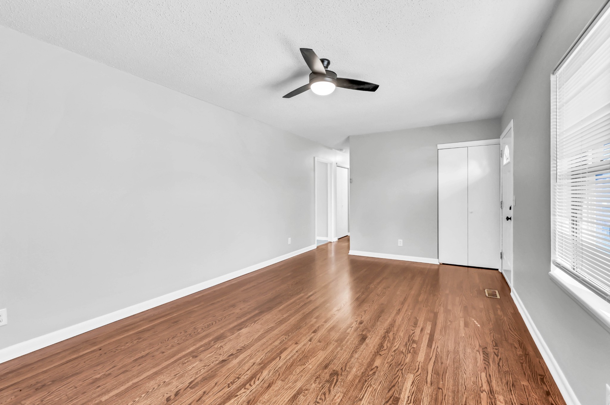 805 8th Ave, E Springfield TN 37172