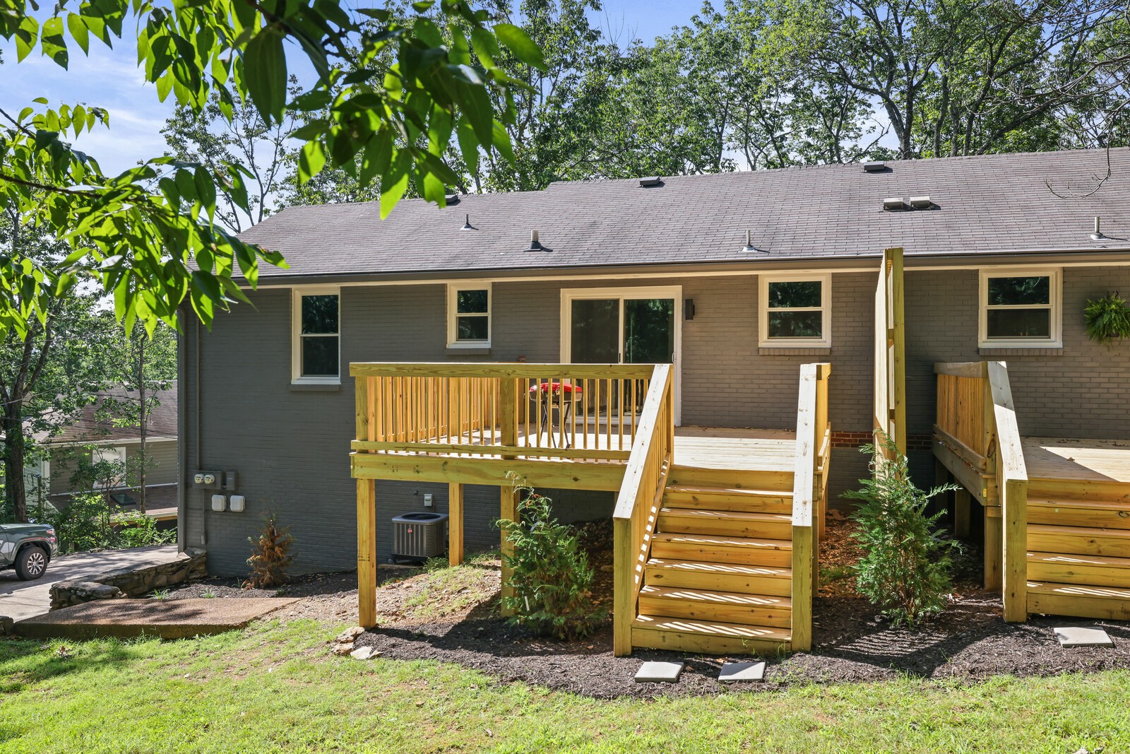 5735 Knob Road Nashville TN 37209