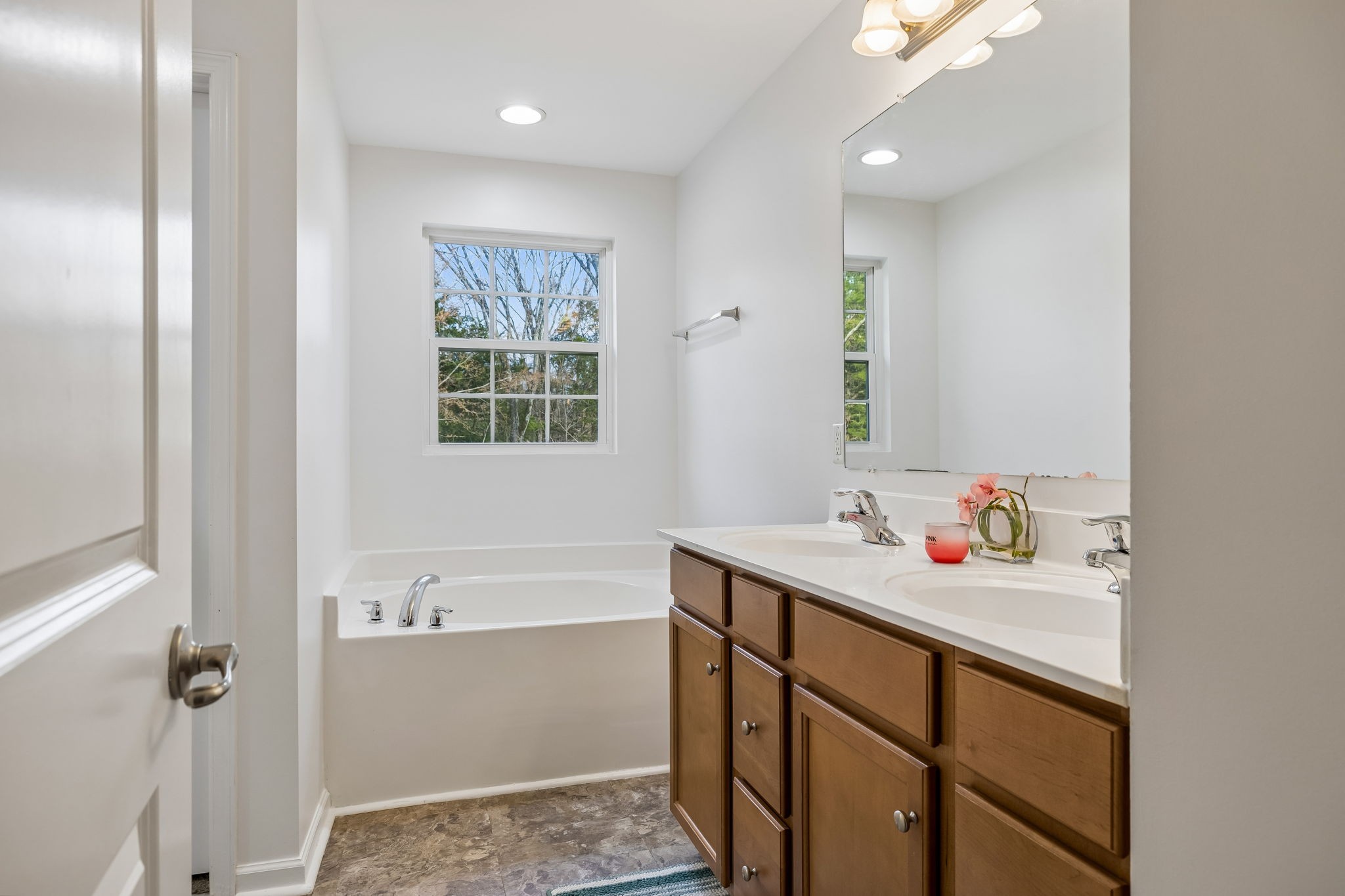 2512 Janalyn Trace Hermitage TN 37076