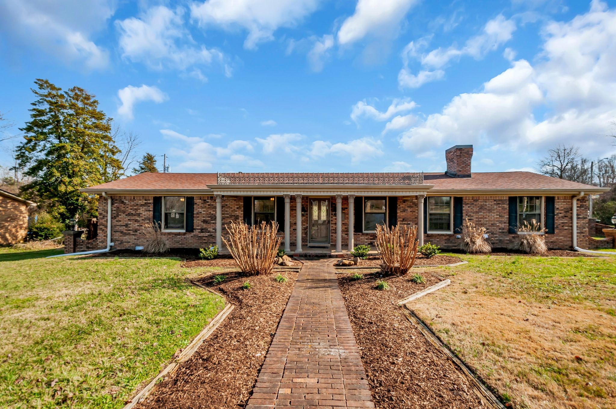 211 W Hills Terrace Dickson TN 37055