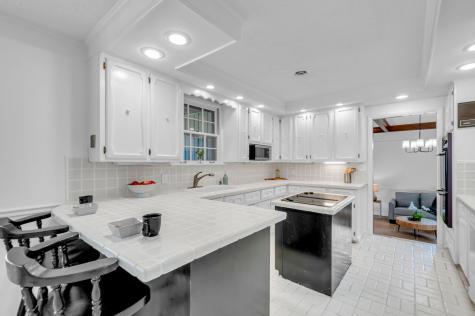211 W Hills Terrace Dickson TN 37055