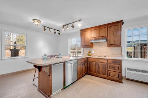 211 W Hills Terrace Dickson TN 37055