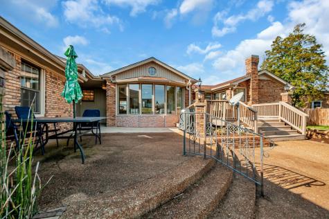 211 W Hills Terrace Dickson TN 37055