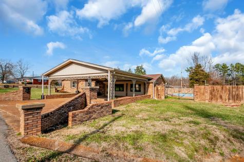 211 W Hills Terrace Dickson TN 37055