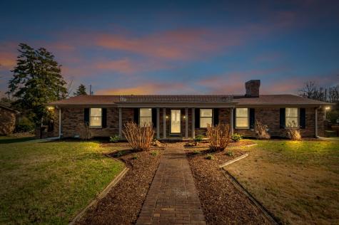 211 W Hills Terrace Dickson TN 37055