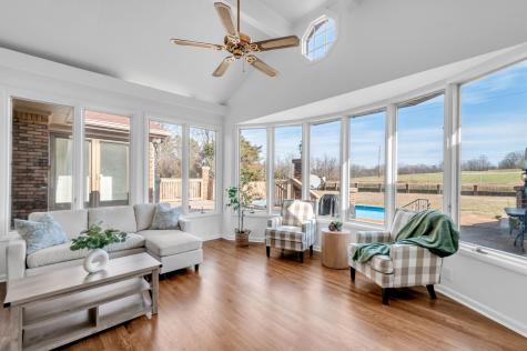 211 W Hills Terrace Dickson TN 37055