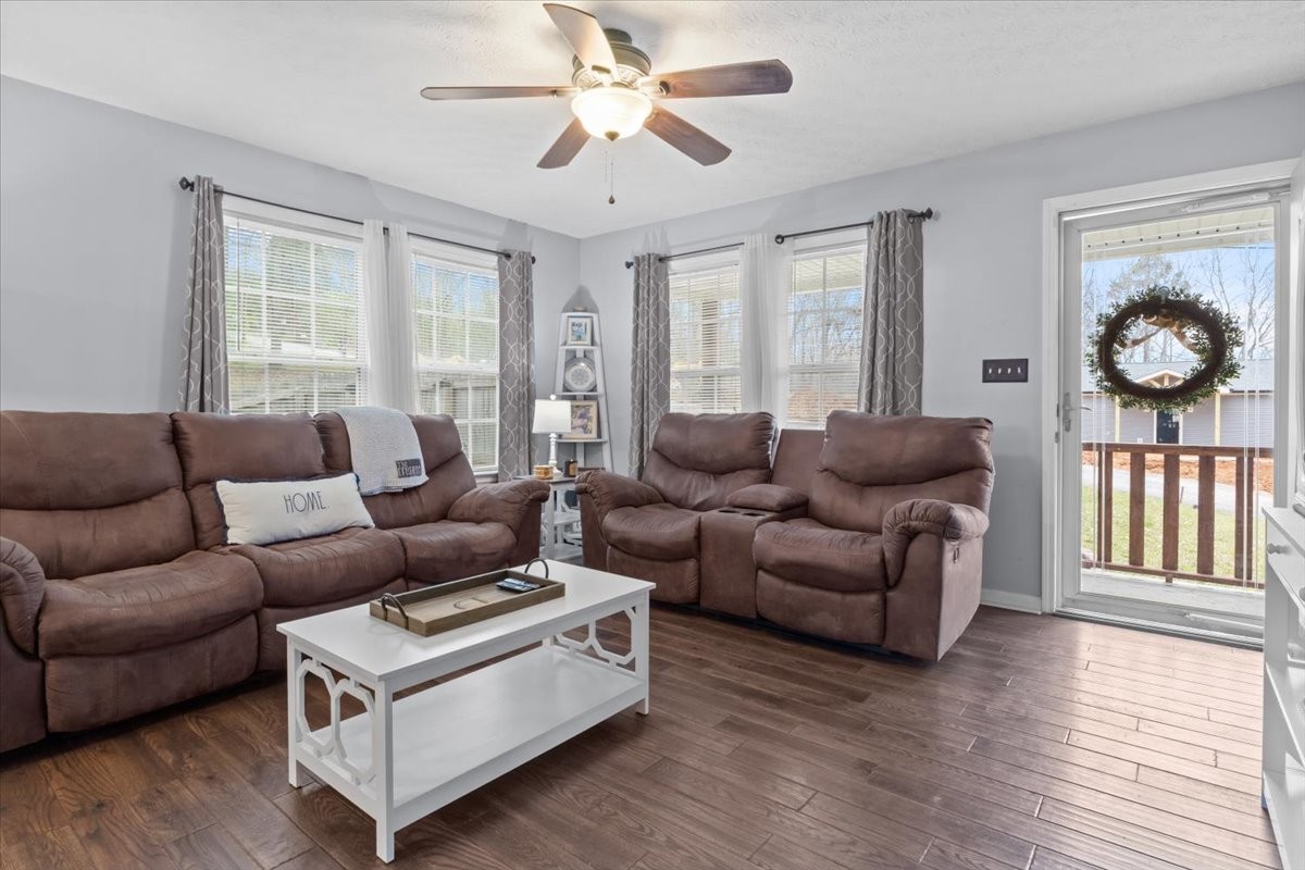 177 Knob Hill Drive Waverly TN 37185