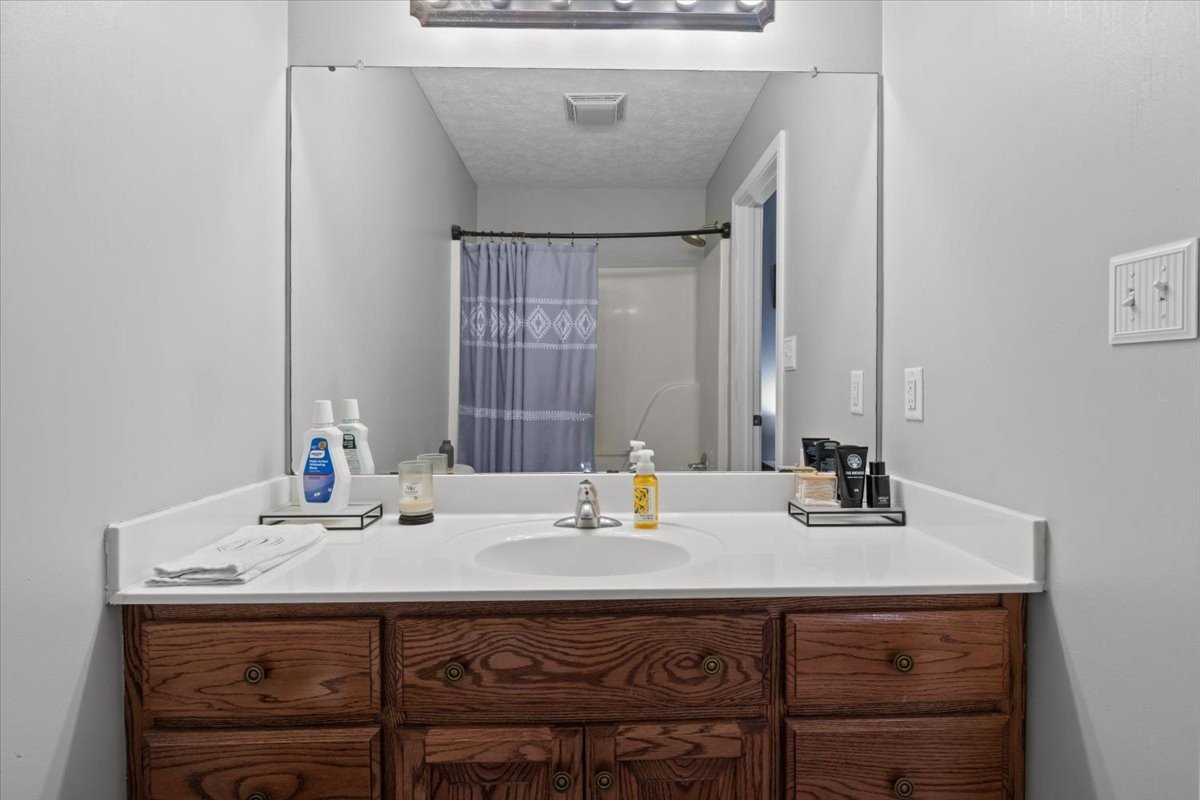 177 Knob Hill Drive Waverly TN 37185