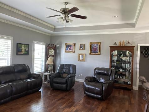 123 Planter Circle Leoma TN 38468