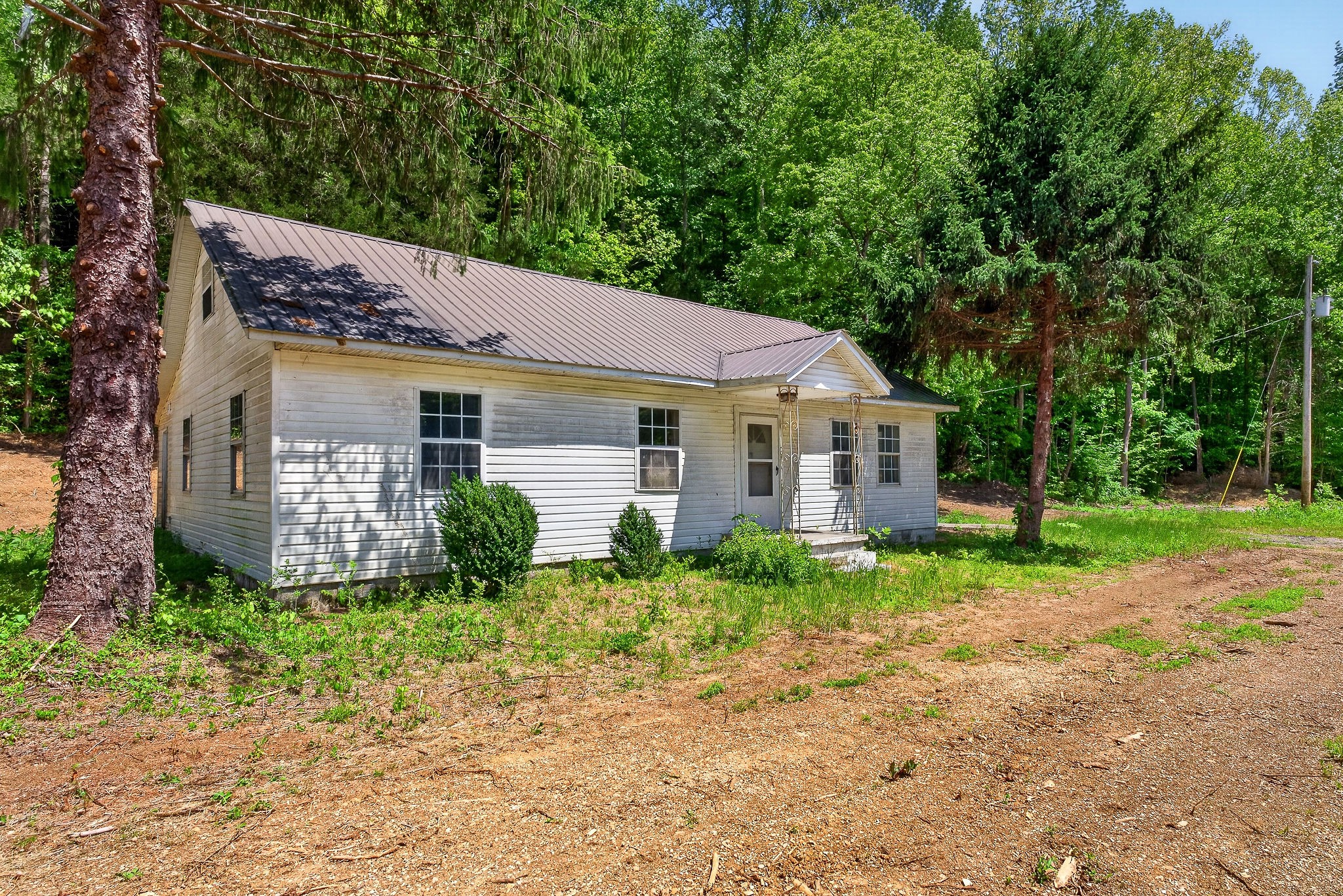 2176 Jennings Creek Highway Whitleyville TN 38588