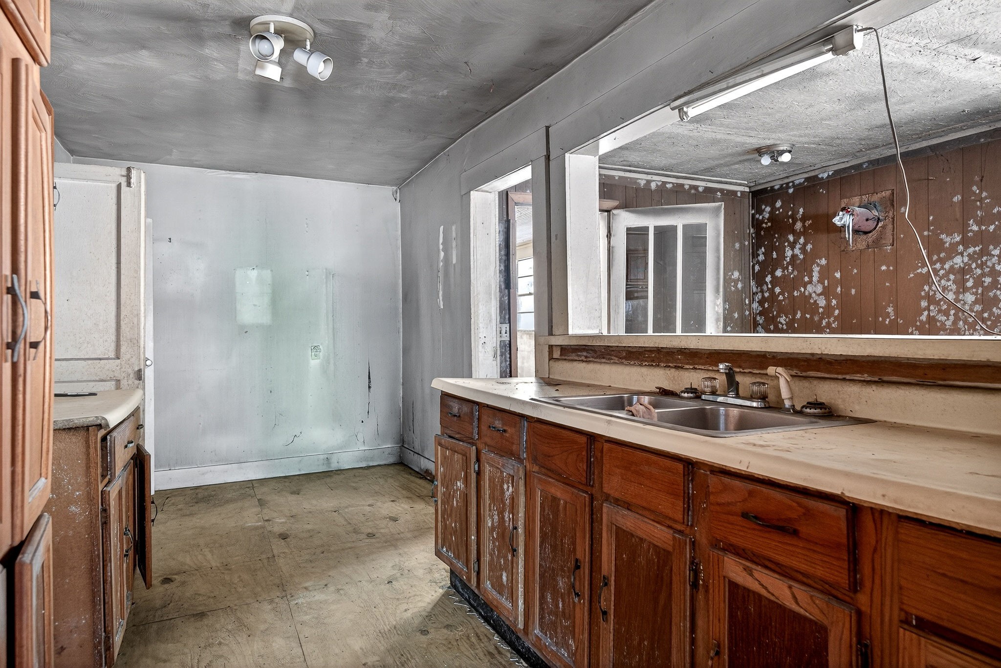 2176 Jennings Creek Highway Whitleyville TN 38588