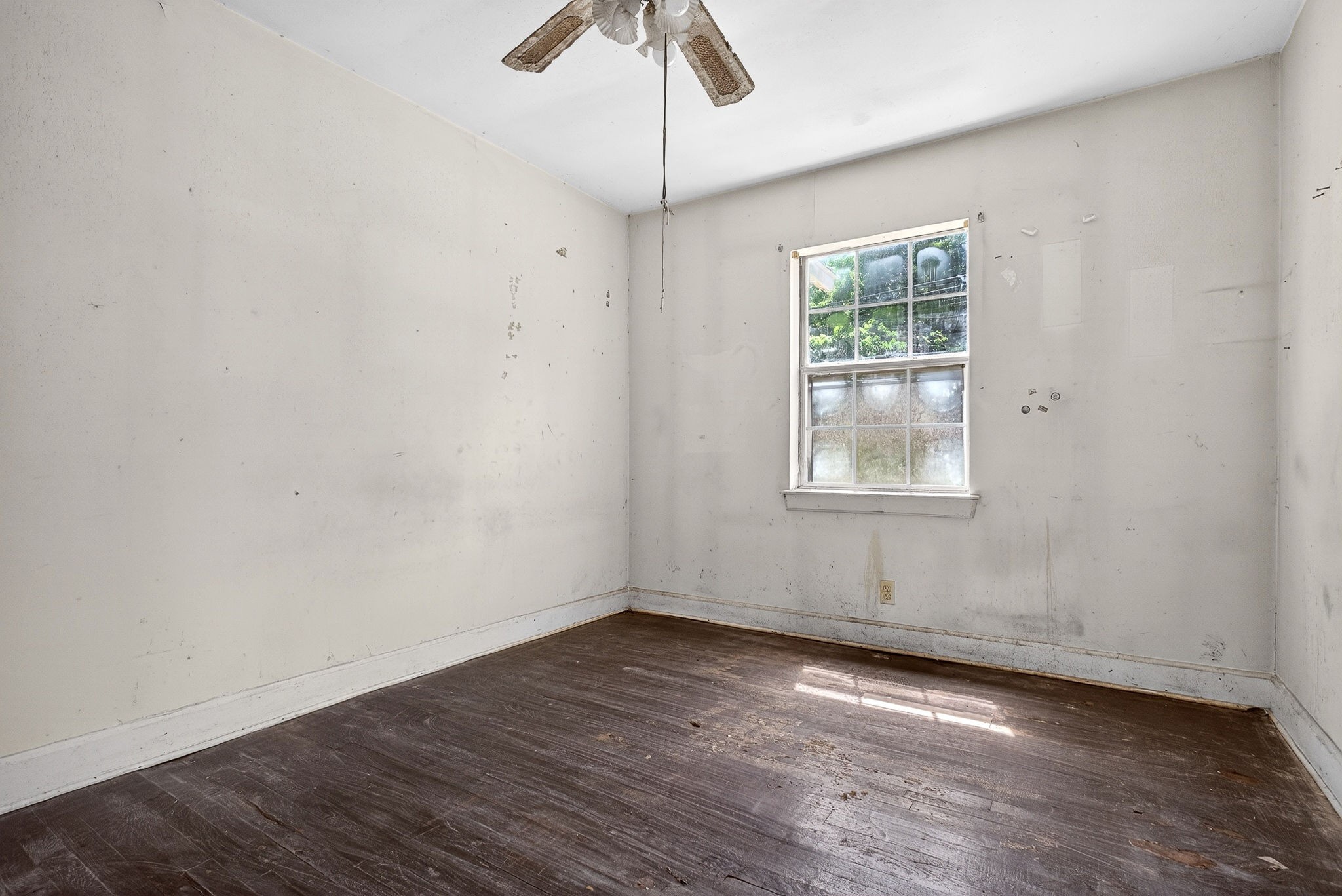 2176 Jennings Creek Highway Whitleyville TN 38588