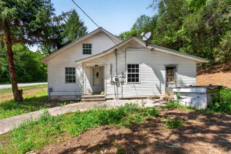 2176 Jennings Creek Highway Whitleyville TN 38588