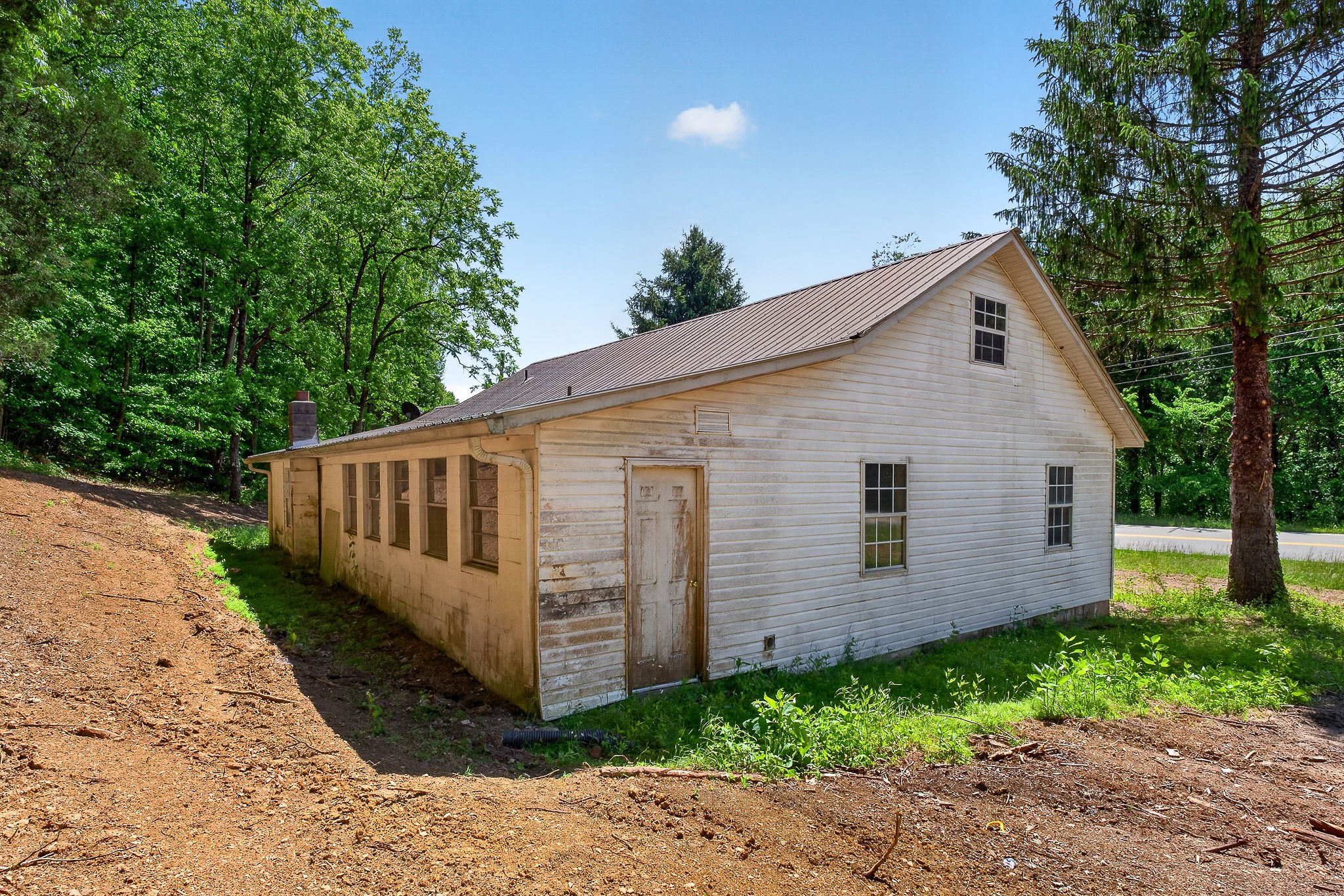 2176 Jennings Creek Highway Whitleyville TN 38588