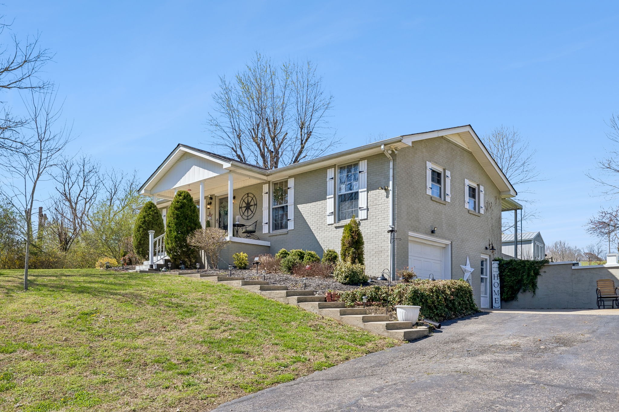 212 Bradford Hill Road, N Brush Creek TN 38547