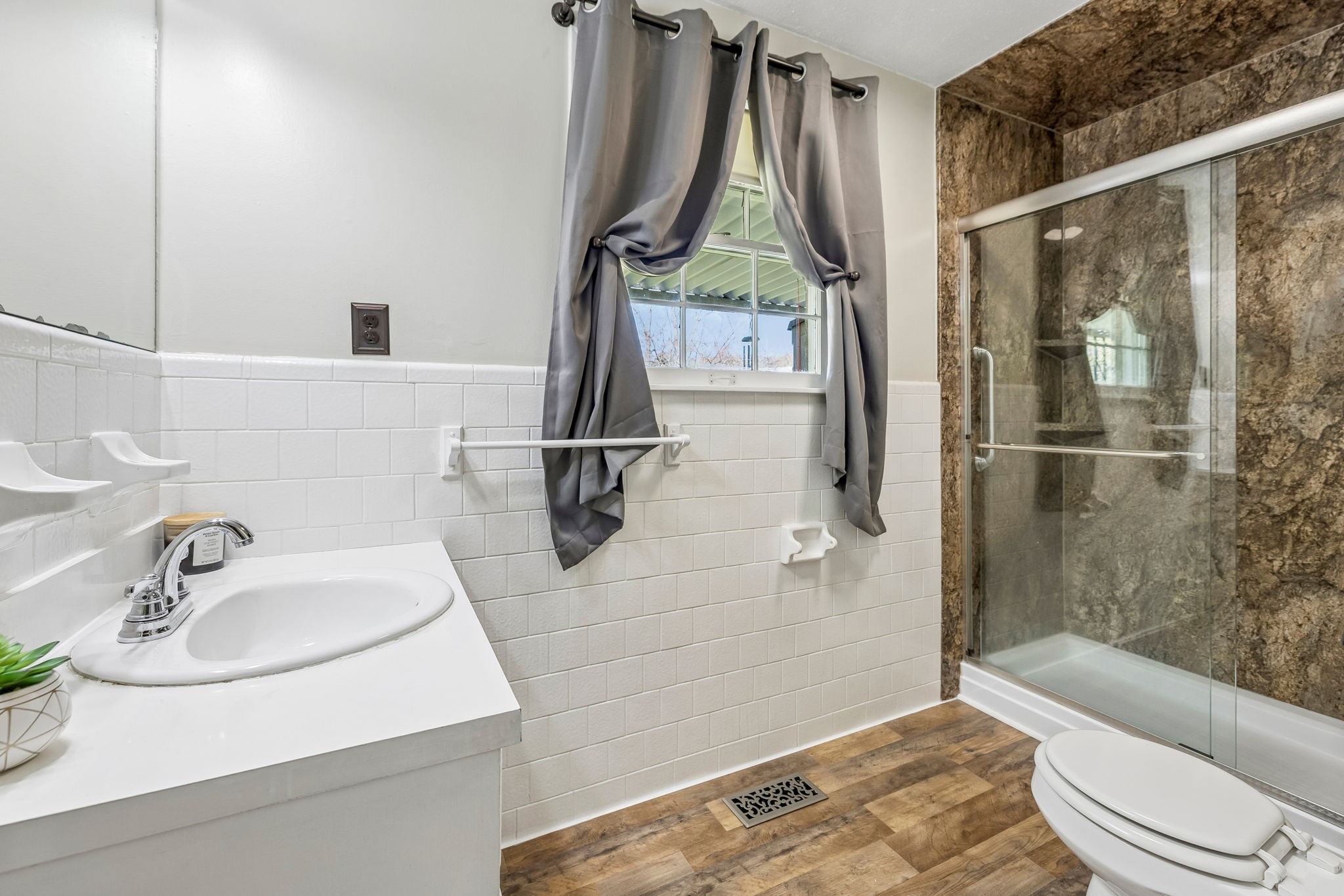 212 Bradford Hill Road, N Brush Creek TN 38547