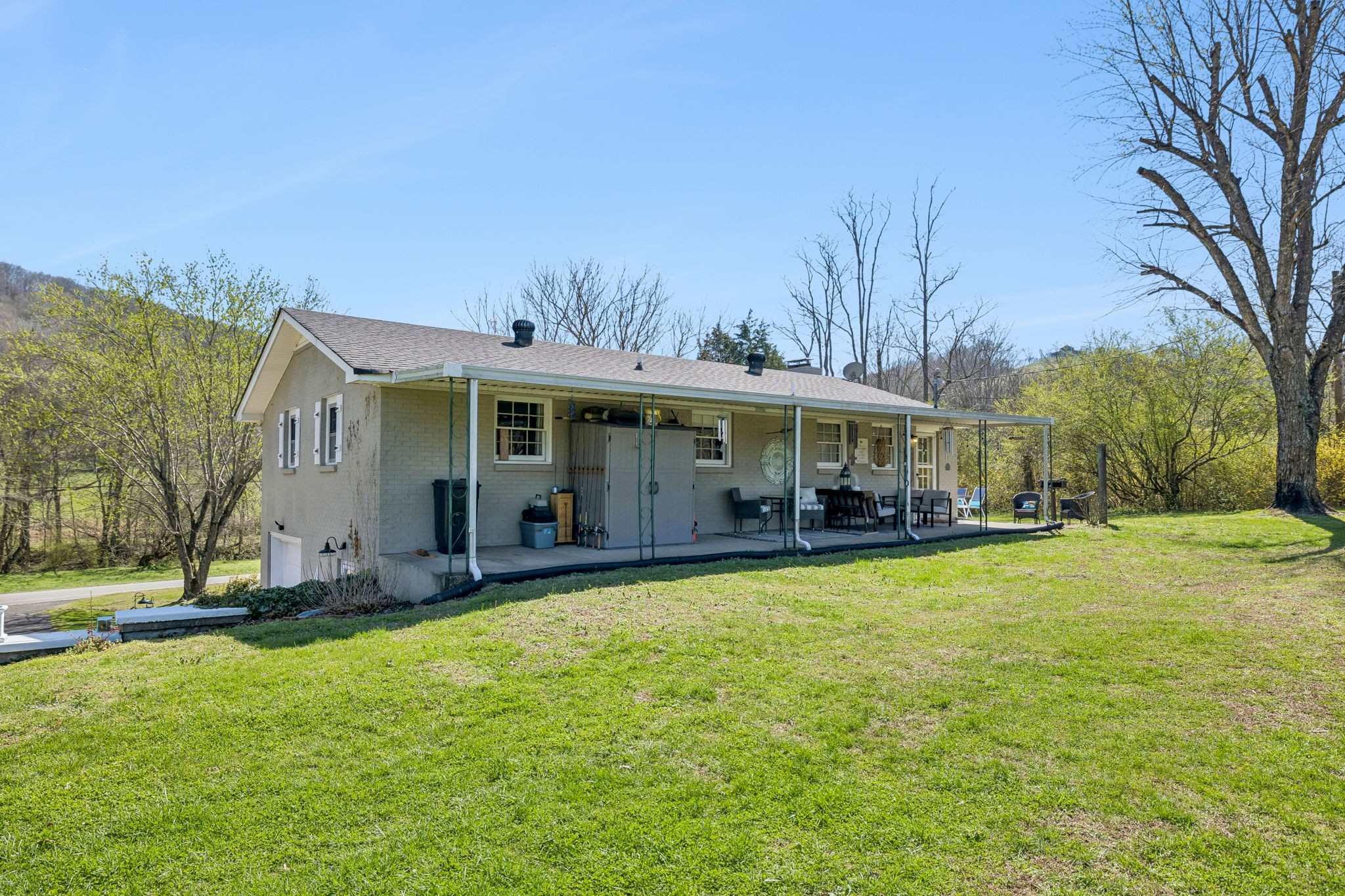 212 Bradford Hill Road, N Brush Creek TN 38547