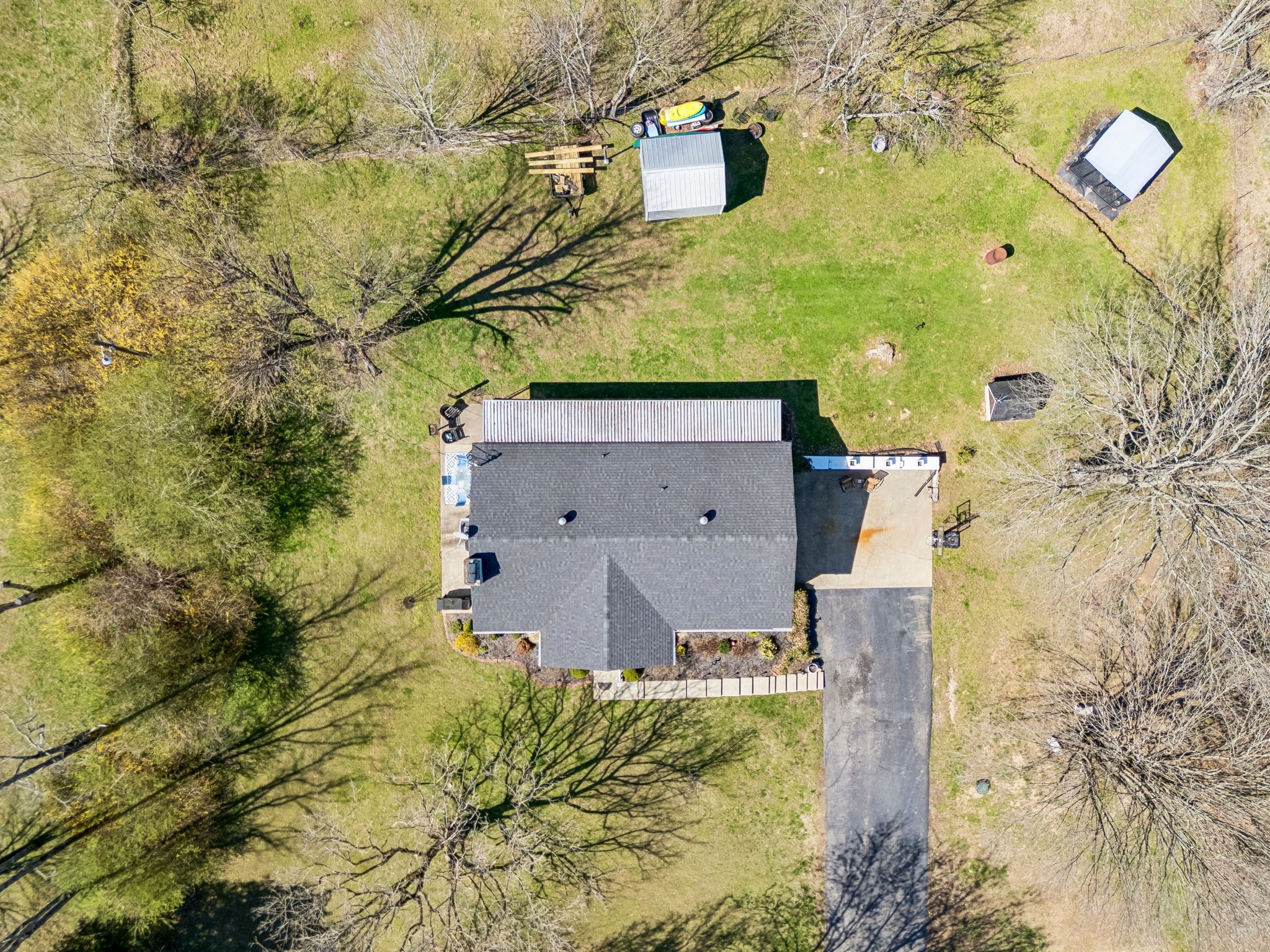212 Bradford Hill Road, N Brush Creek TN 38547