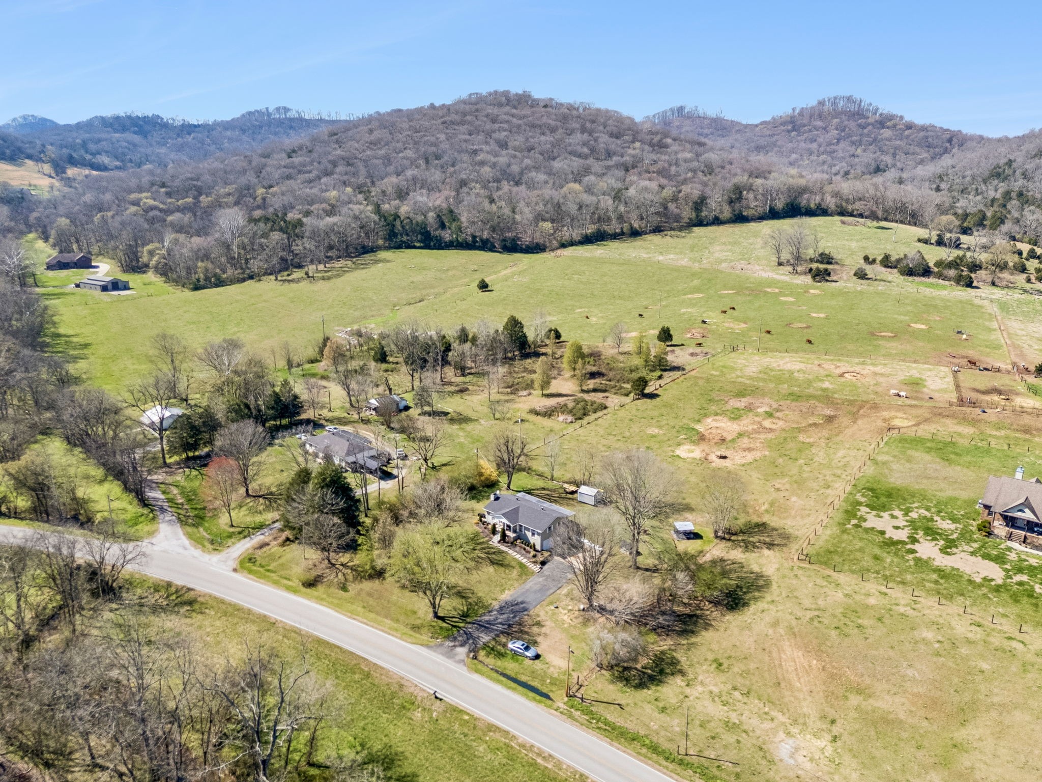 212 Bradford Hill Road, N Brush Creek TN 38547