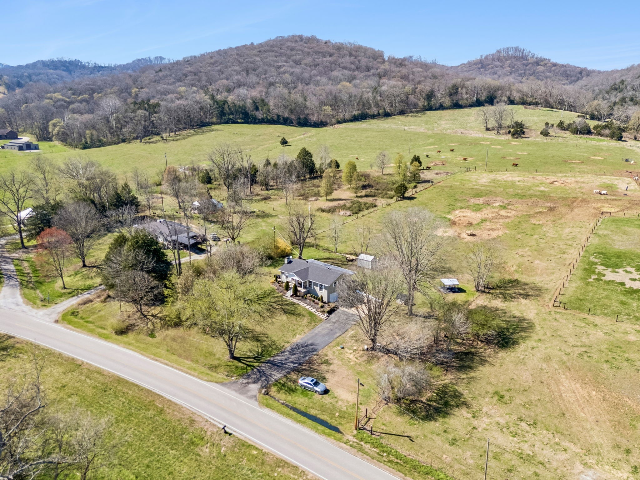 212 Bradford Hill Road, N Brush Creek TN 38547