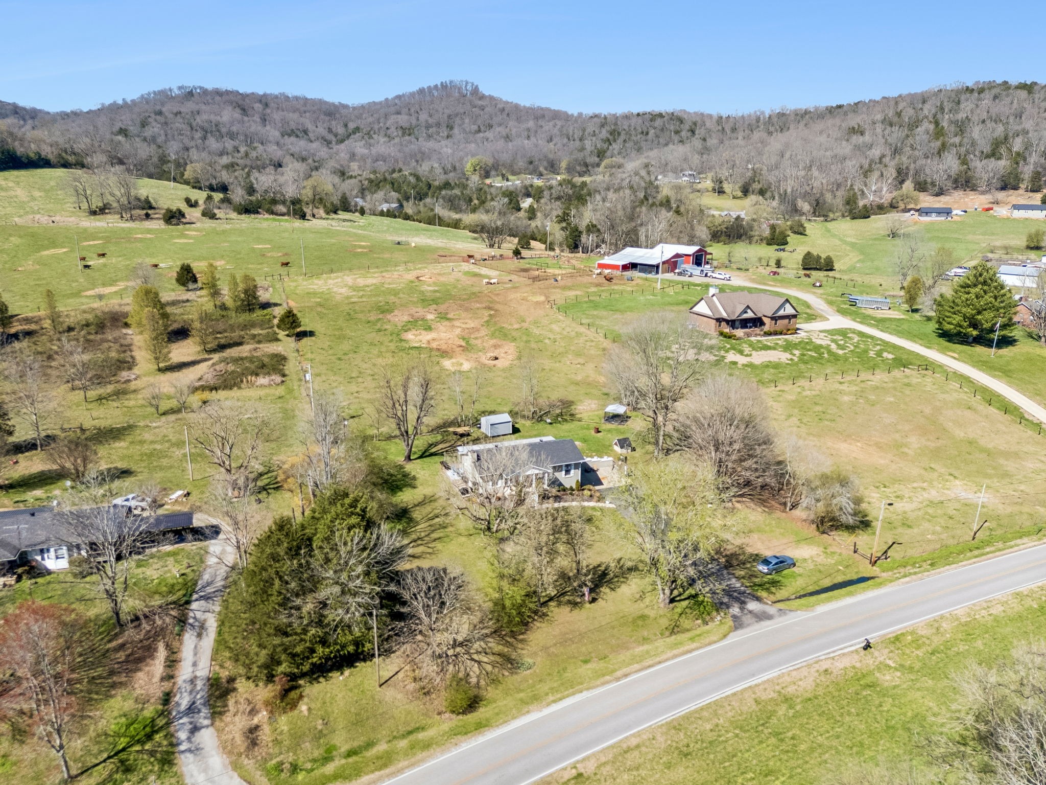 212 Bradford Hill Road, N Brush Creek TN 38547