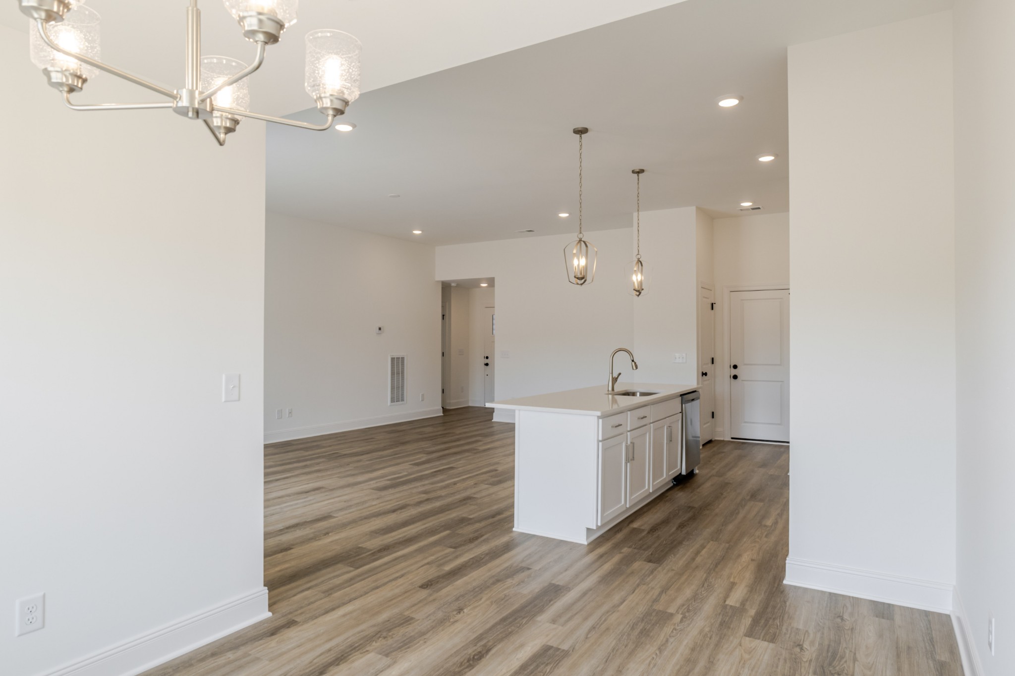 505 Mandalorian Way Dickson TN 37055