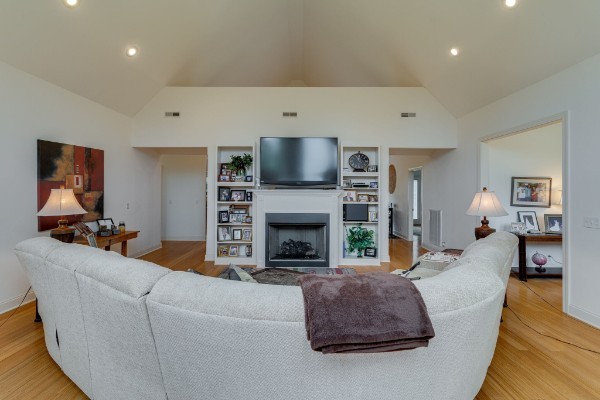 4664 New Cut Road Greenbrier TN 37073