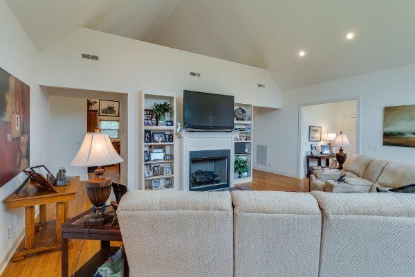 4664 New Cut Road Greenbrier TN 37073