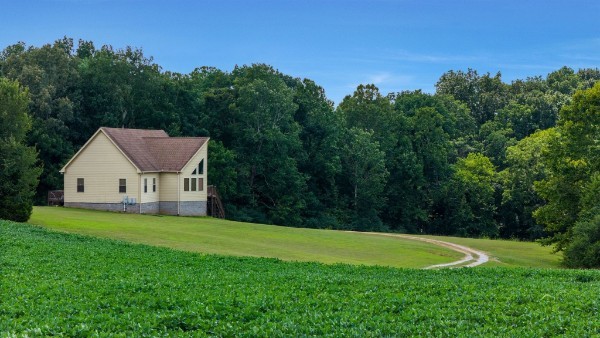 4664 New Cut Road Greenbrier TN 37073
