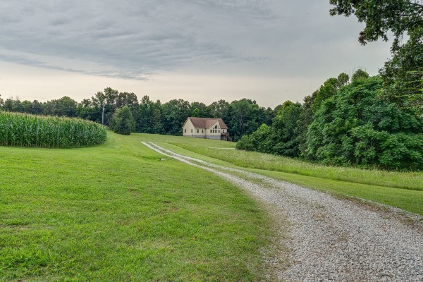 4664 New Cut Road Greenbrier TN 37073