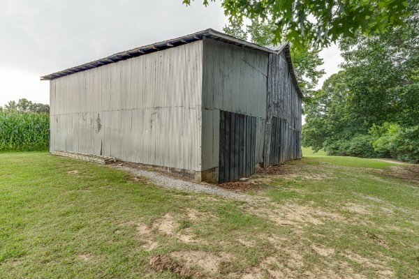 4664 New Cut Road Greenbrier TN 37073
