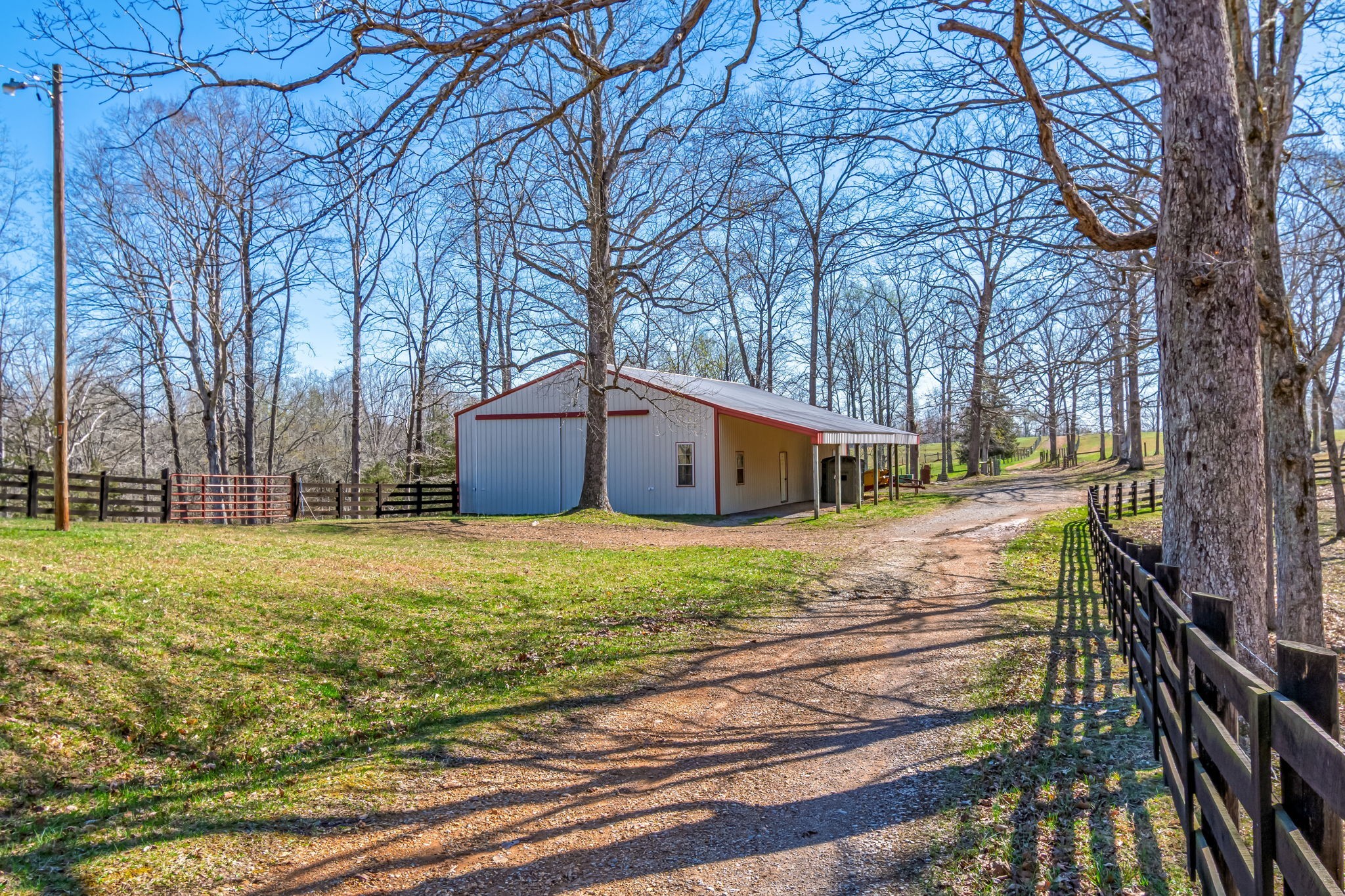 801 Collier Bend Road Charlotte TN 37036