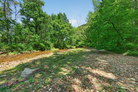 1030 Johnson Hollow Road Mc Ewen TN 37101