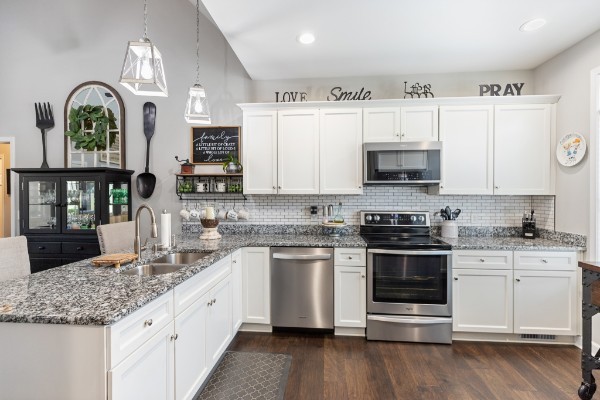 1521 Liberty Road Charlotte TN 37036