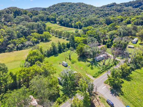 736 Hancock Road Jasper TN 37347