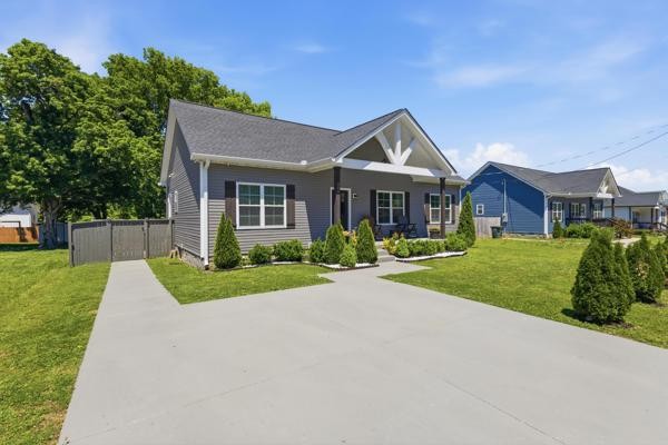208 15th Ave, E Springfield TN 37172