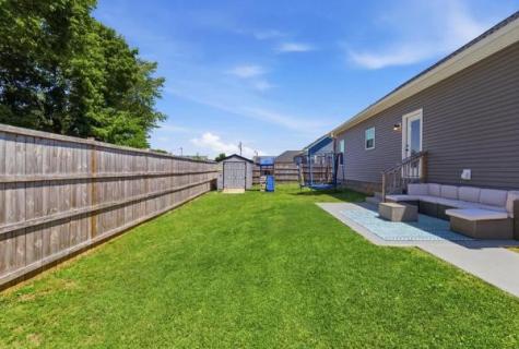 208 15th Ave, E Springfield TN 37172