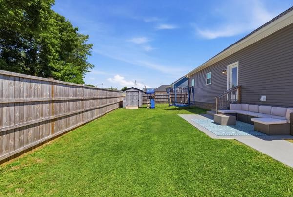 208 15th Ave, E Springfield TN 37172