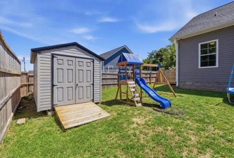 208 15th Ave, E Springfield TN 37172