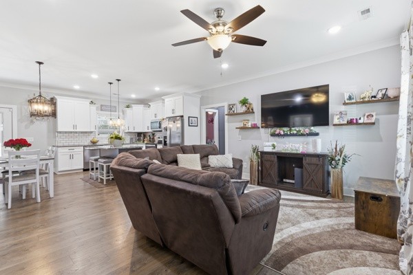 208 15th Ave, E Springfield TN 37172