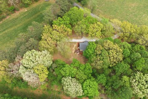 1566 Porter Road Burns TN 37029