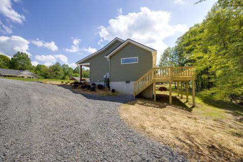 8266 Hoskins Hollow Road Westmoreland TN 37186