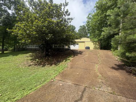 224 Peters Landing Road Clifton TN 38425