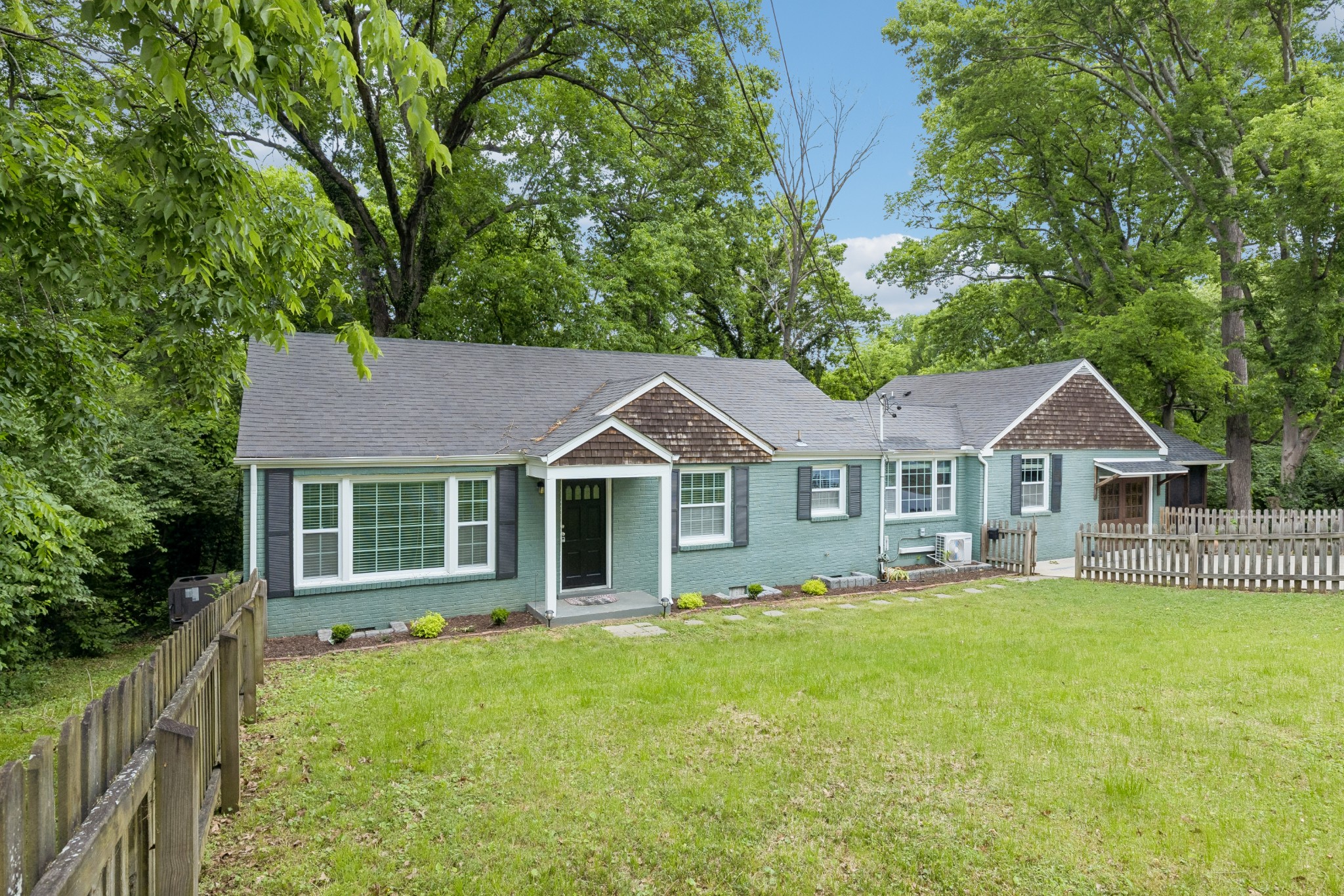 2311 Mcgavock Pike Nashville TN 37216