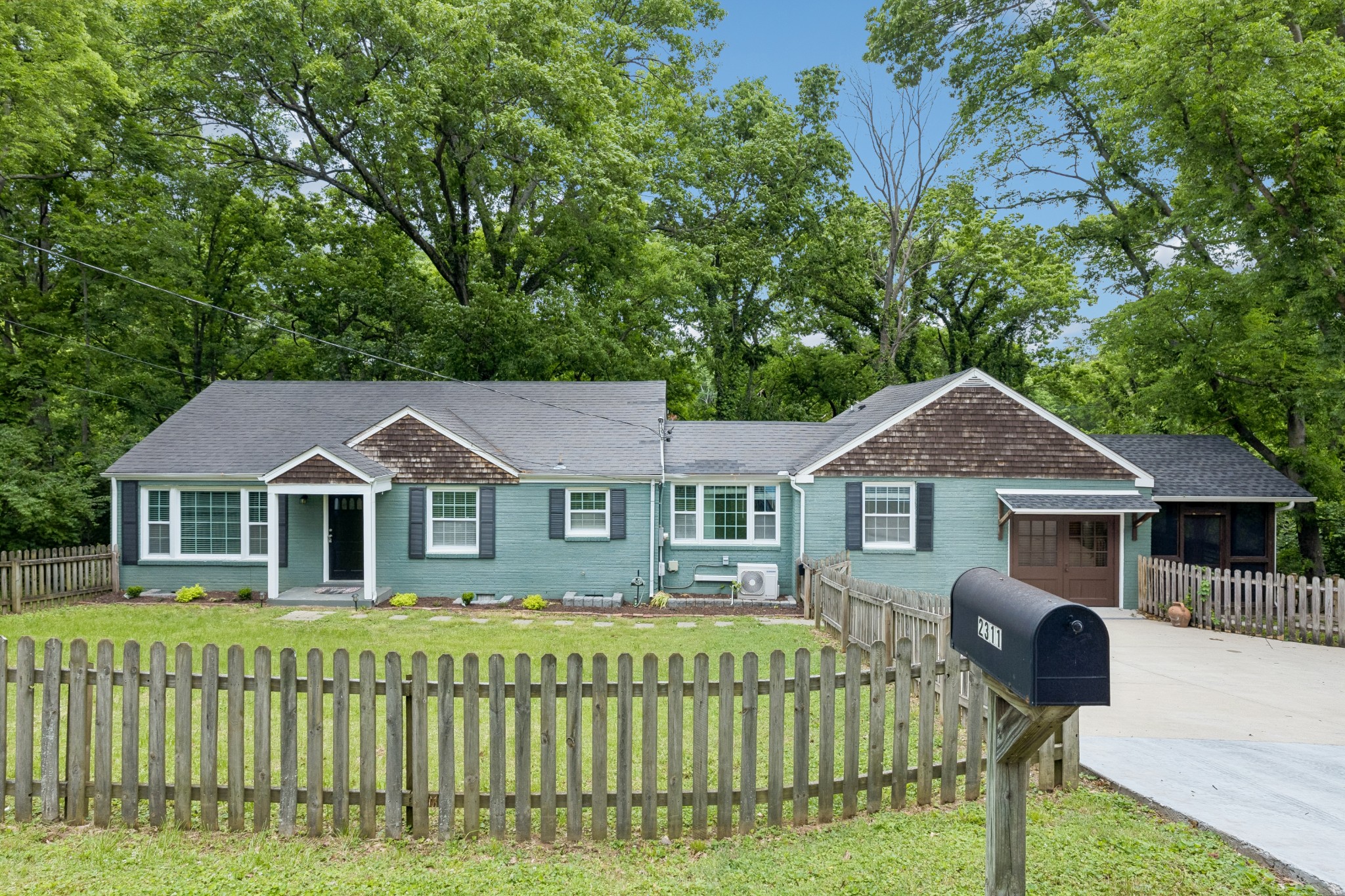 2311 Mcgavock Pike Nashville TN 37216
